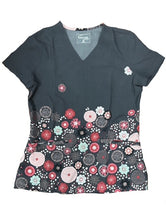 Load image into Gallery viewer, Fun Scrub Mauve Daisy Small
