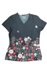 Load image into Gallery viewer, Fun Scrub Mauve Daisy Small
